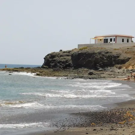 El Roquito Ocean View טרחלחו